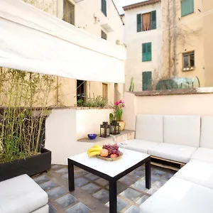 https://loft-silent-terrace-8-minutes-duomo.it-tuscanyhotel.com